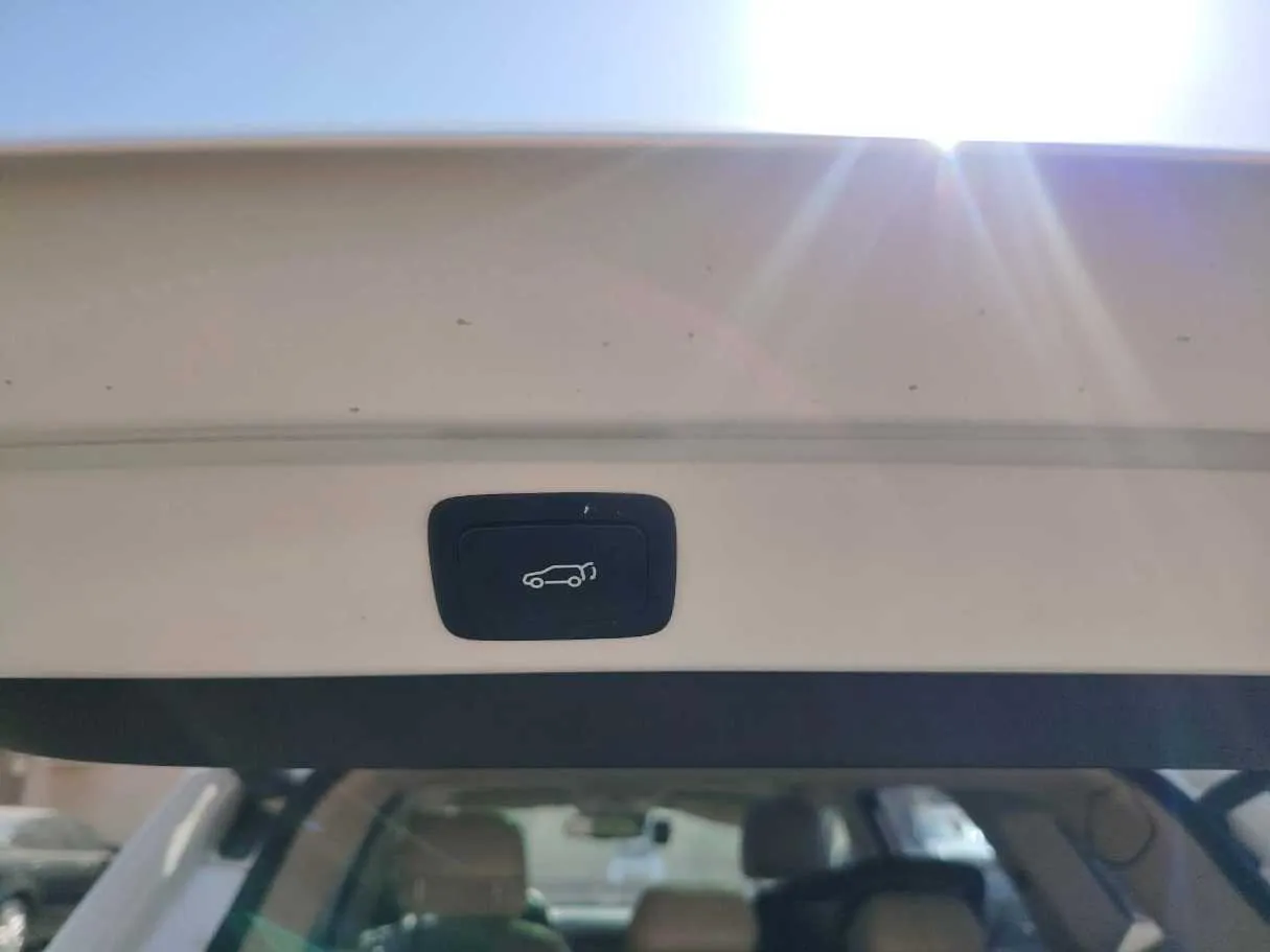 Car image 35