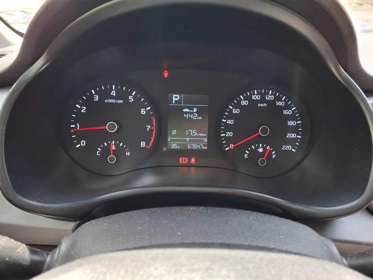 Car image 18