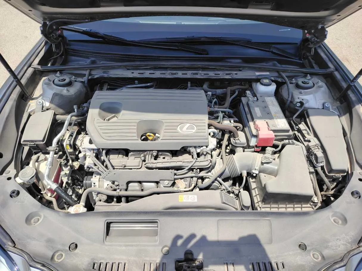 Car image 30