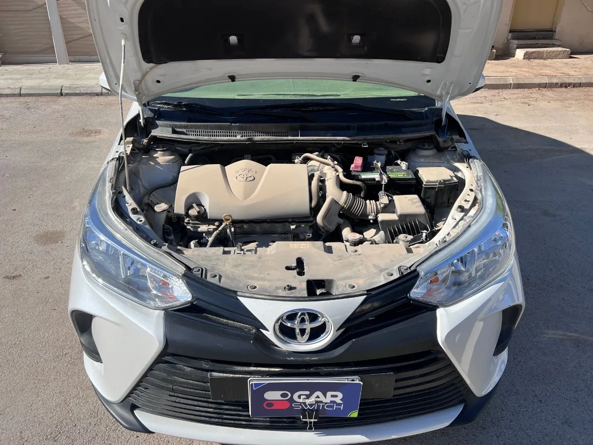 Car image 26
