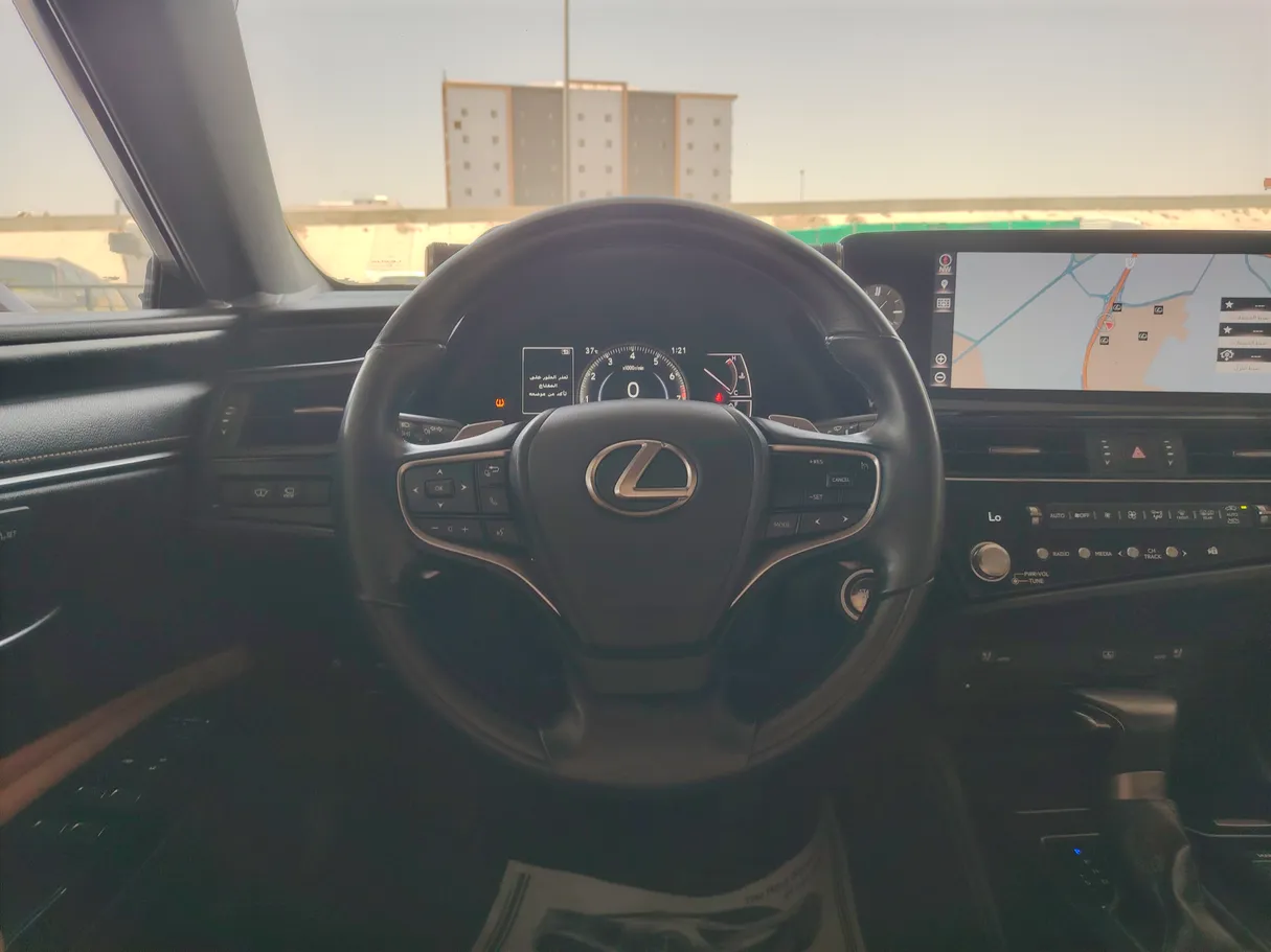 Car image 34