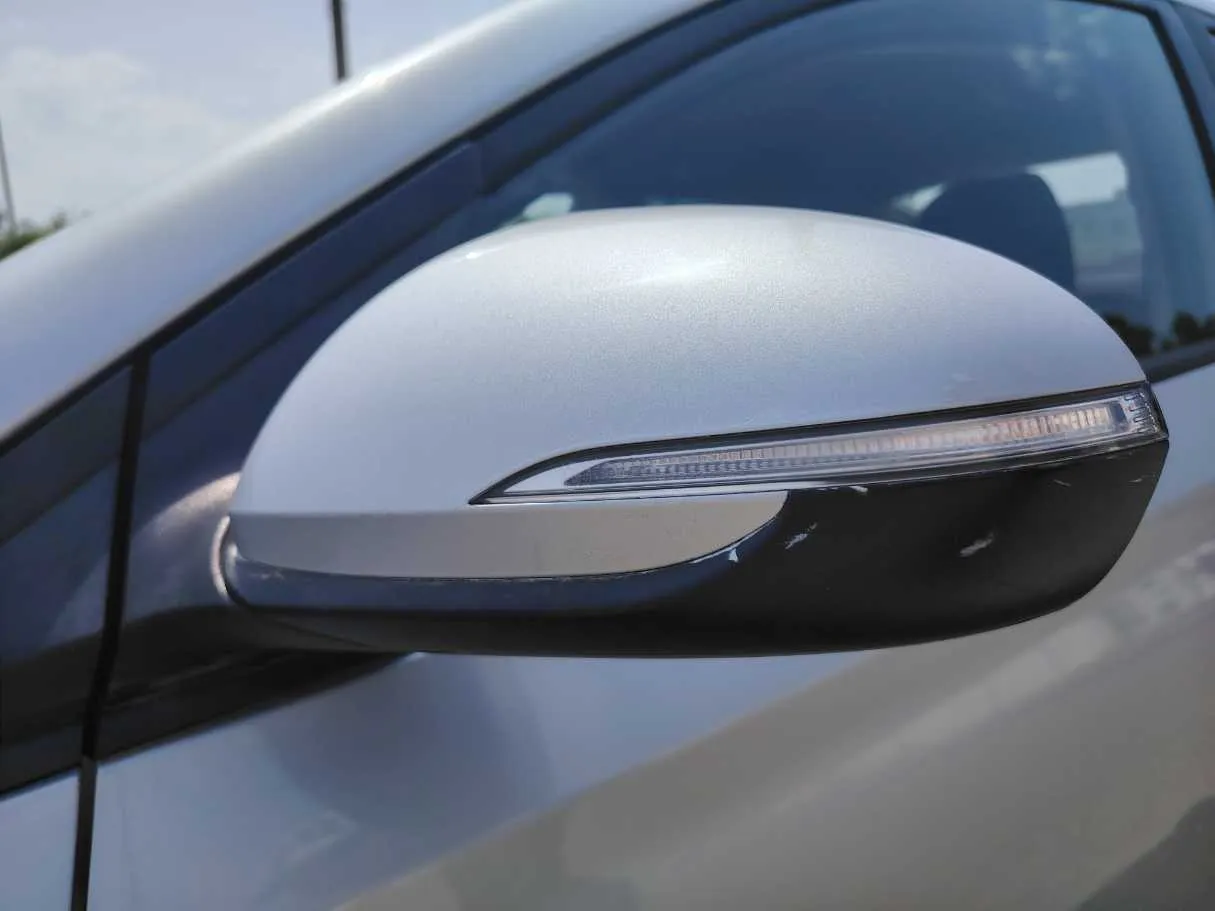Car image 25