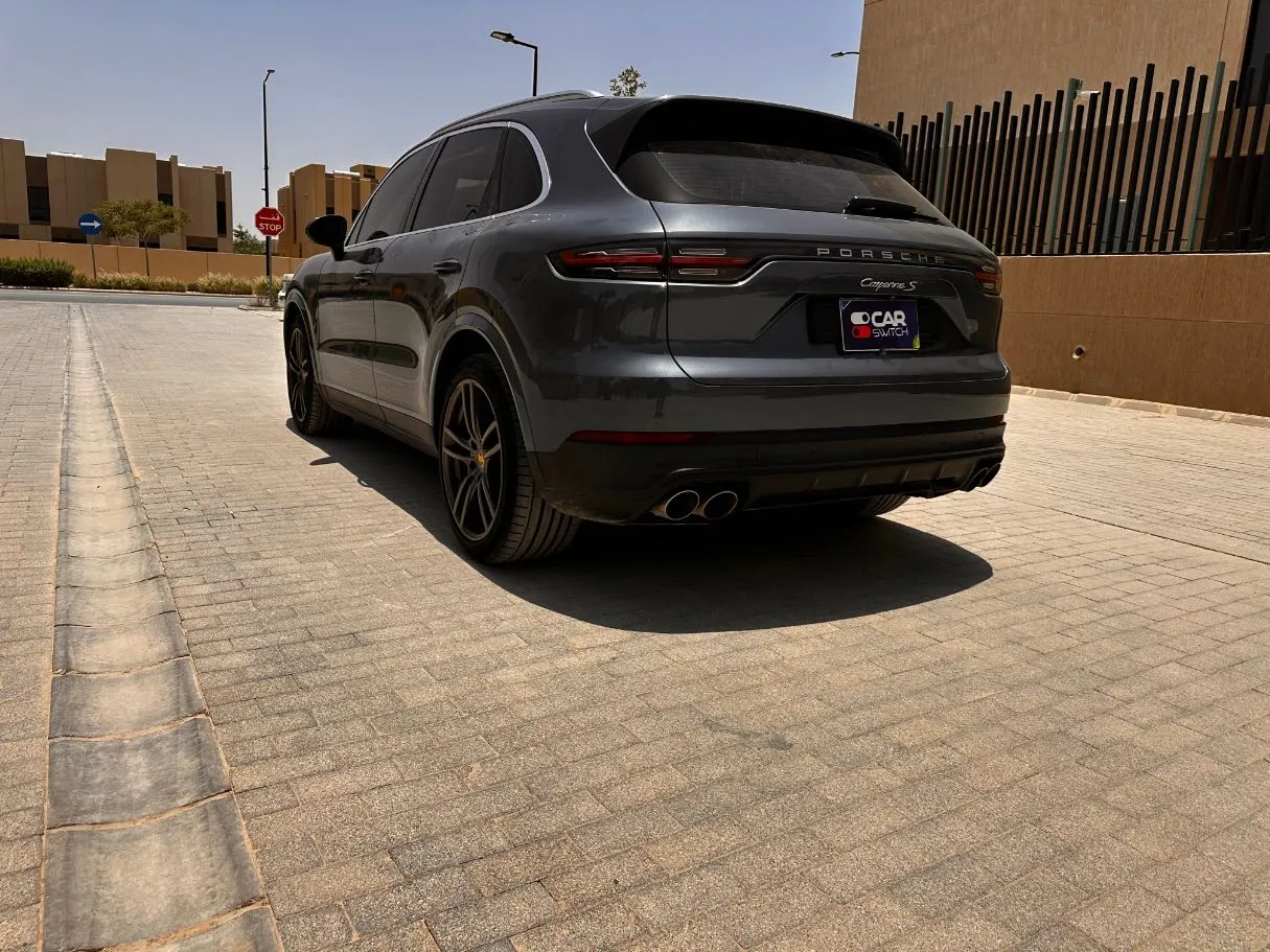 Car image 7