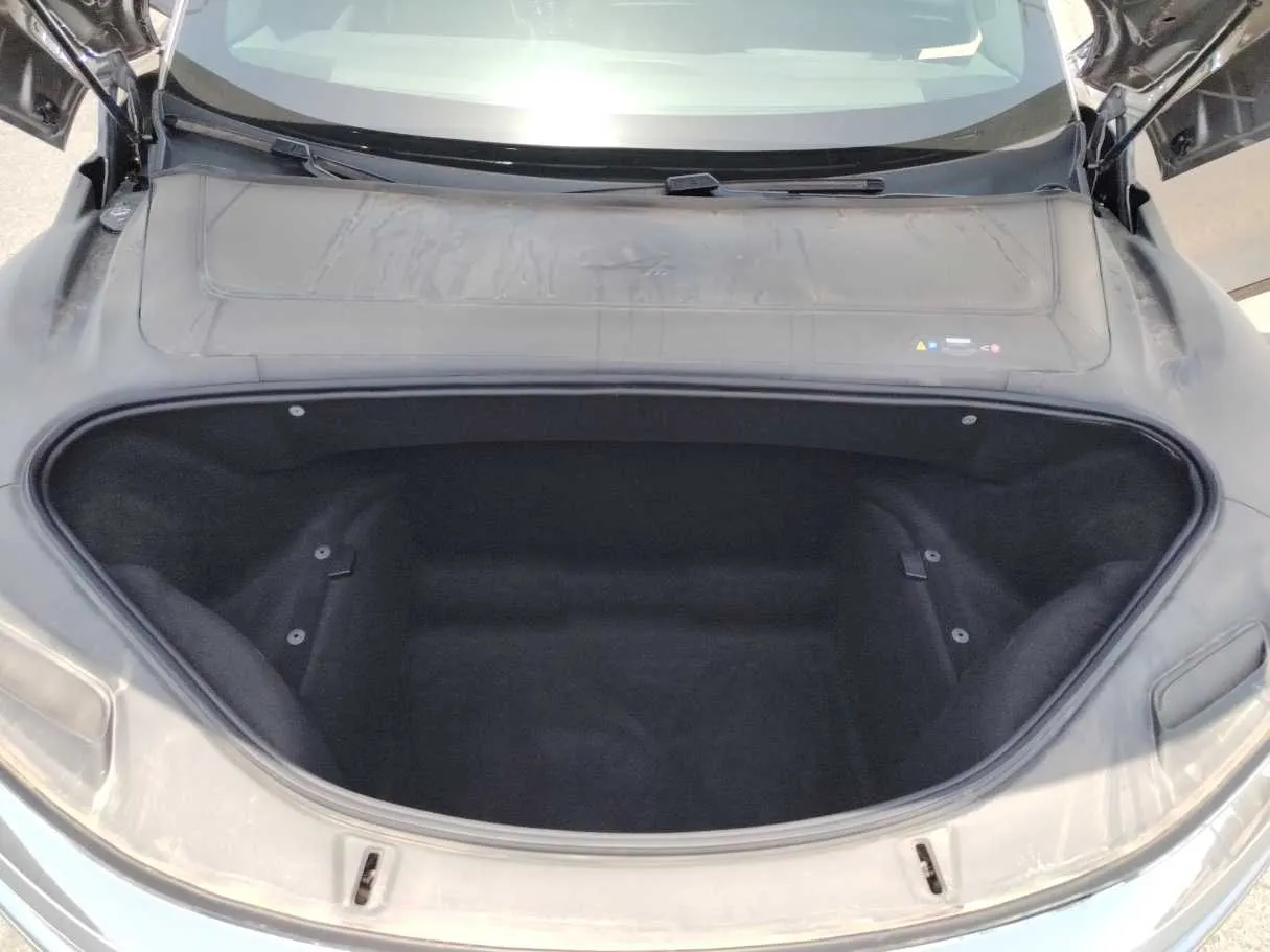 Car image 32