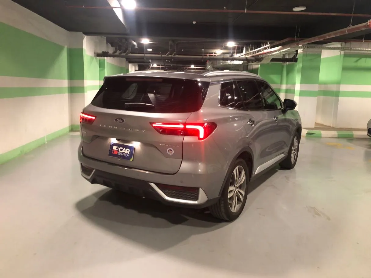 Car image 5