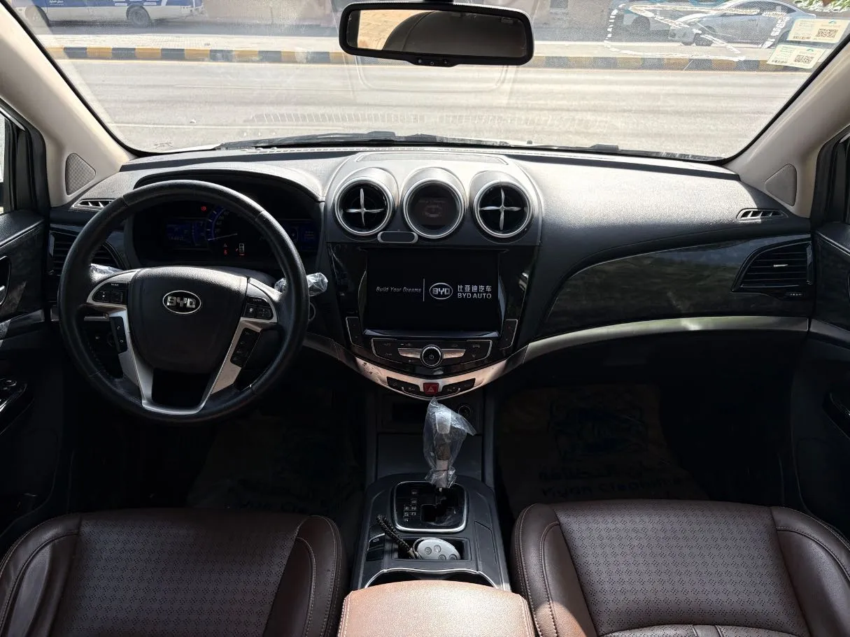 Car image 20