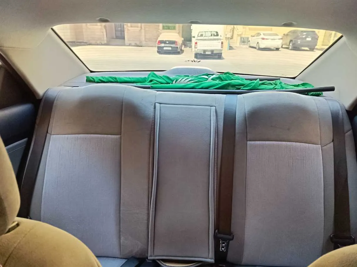 Car image 16