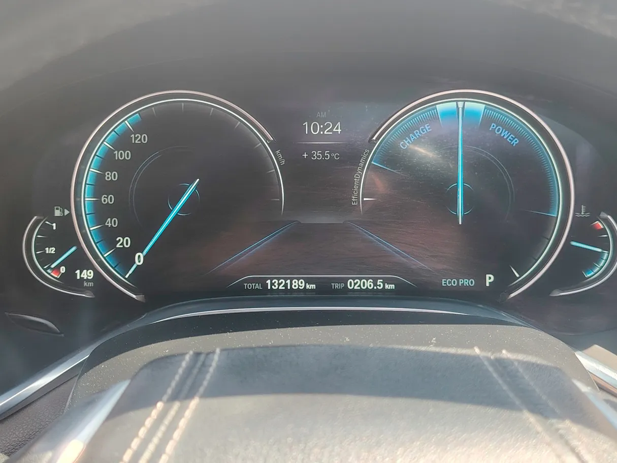 Car image 24