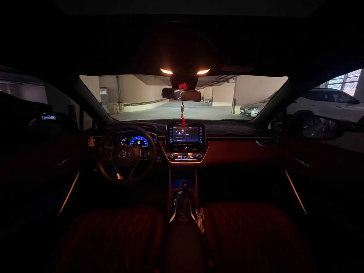 Car image 14