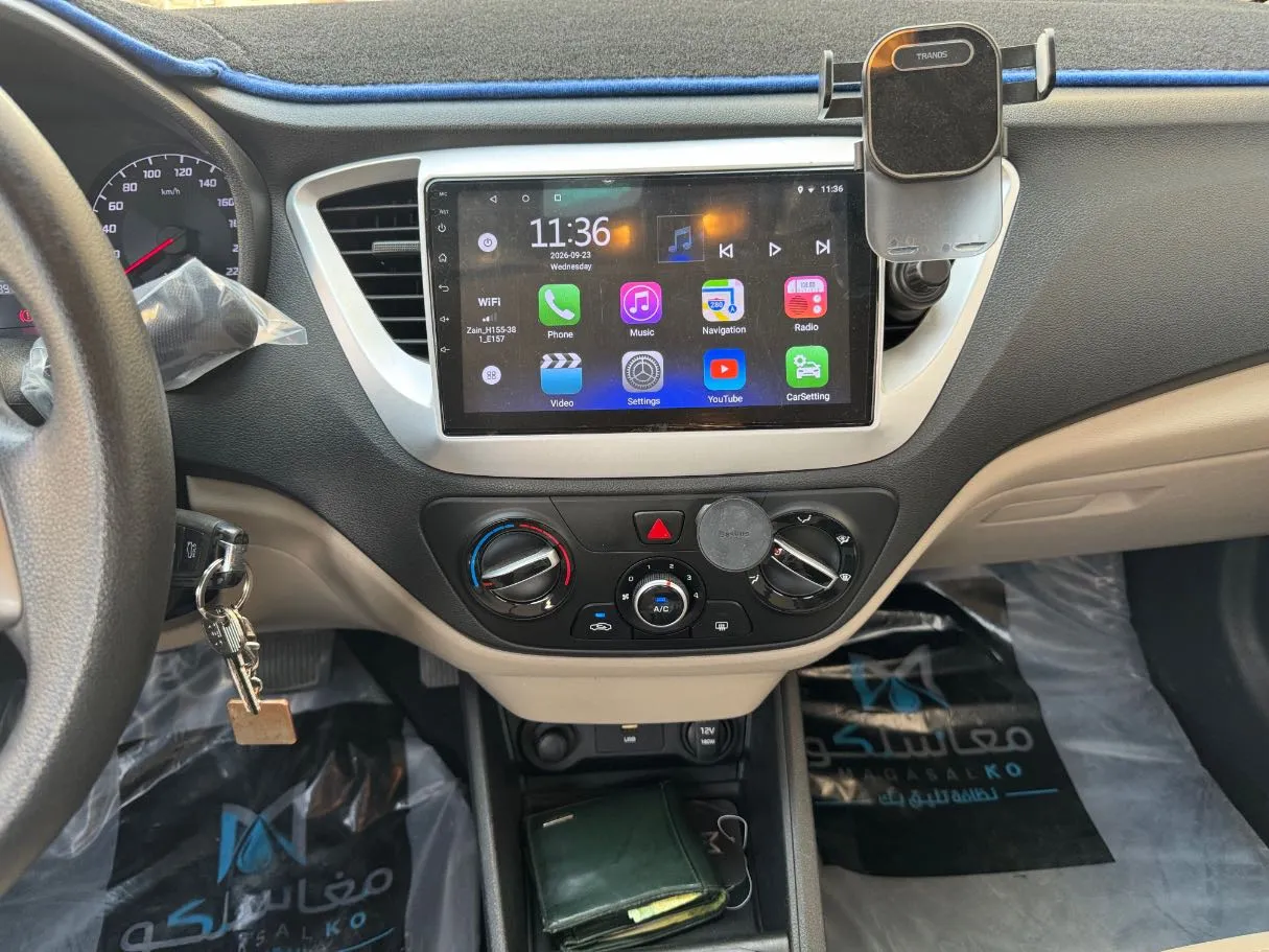 Car image 17