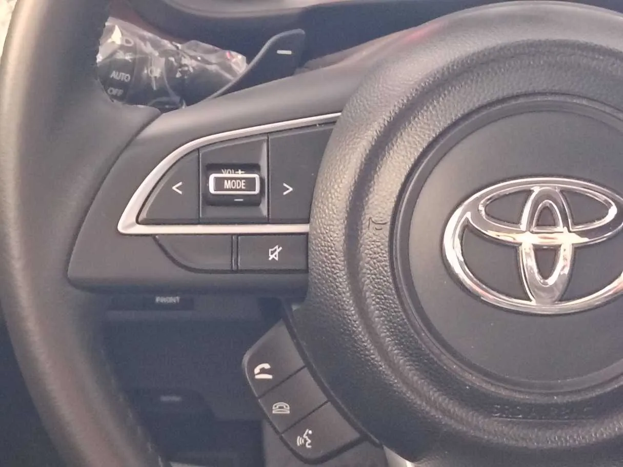 Car image 27