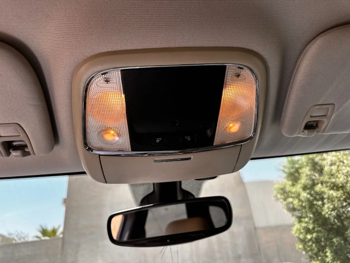 Car image 25