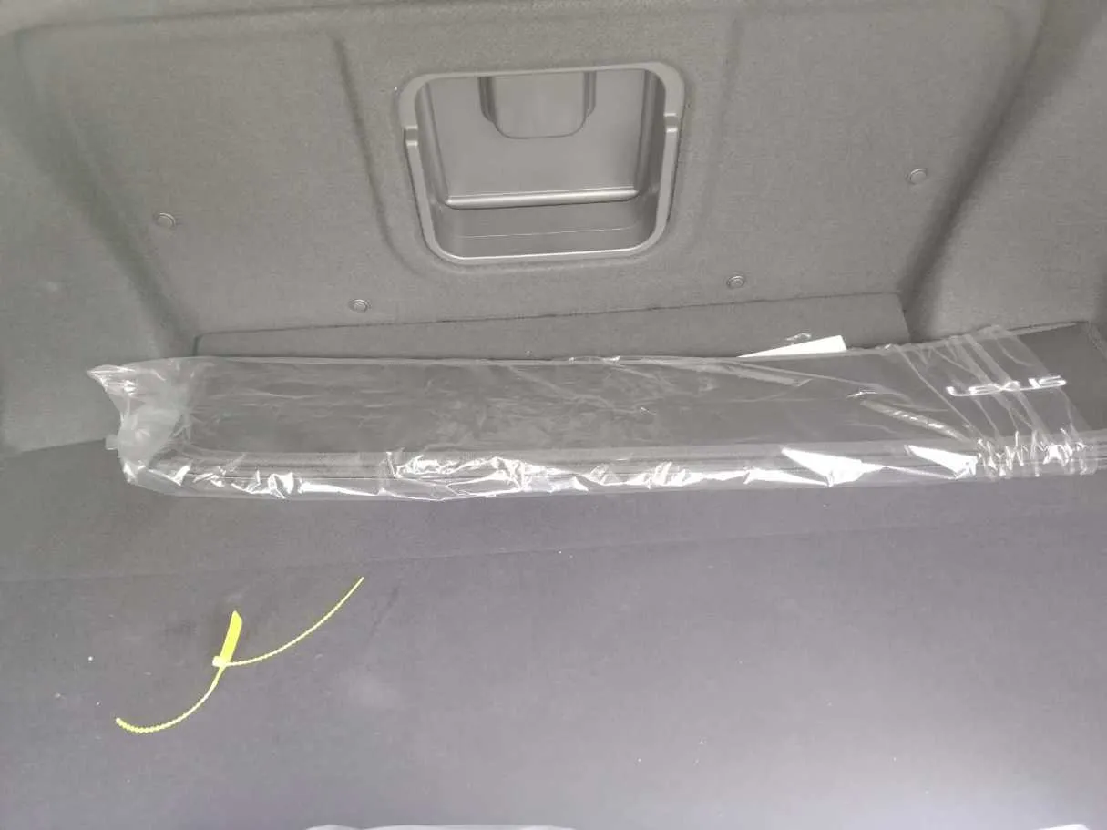 Car image 28