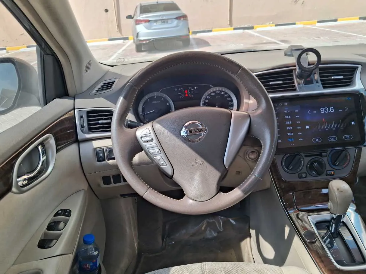 Car image 19