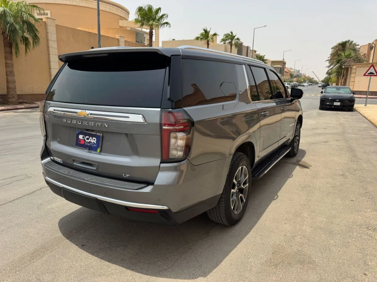 Car image 5