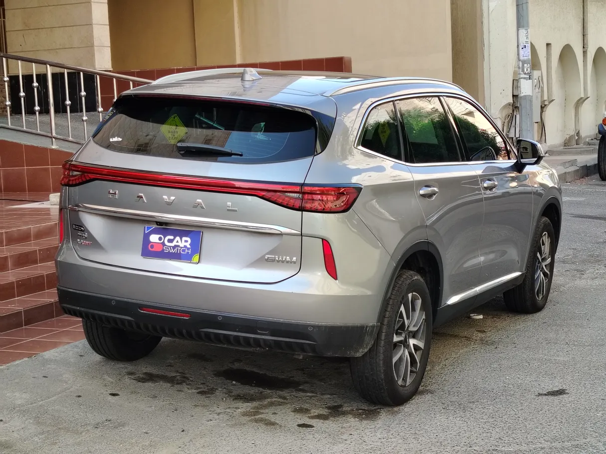 Car image 5