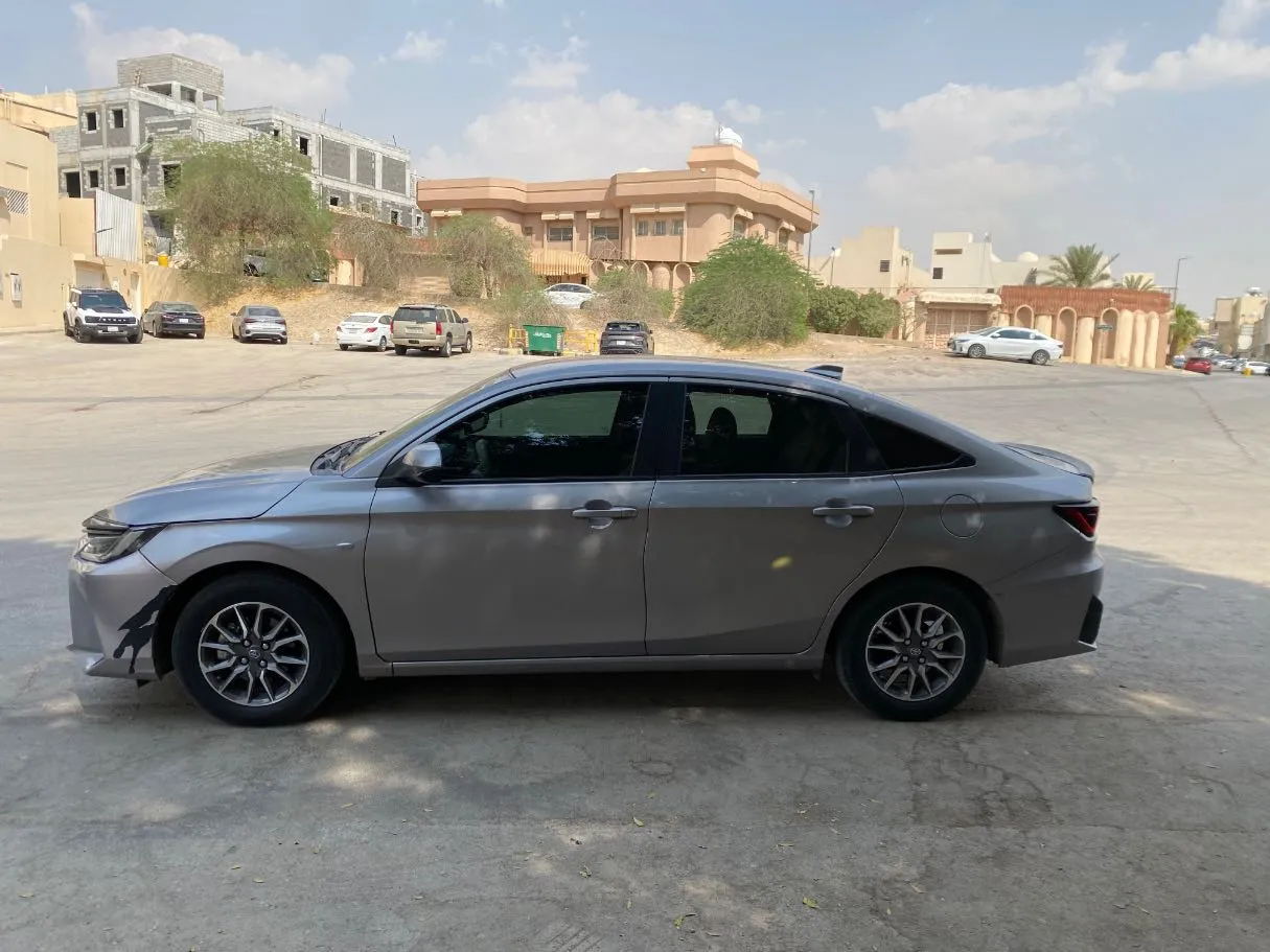 Car image 8