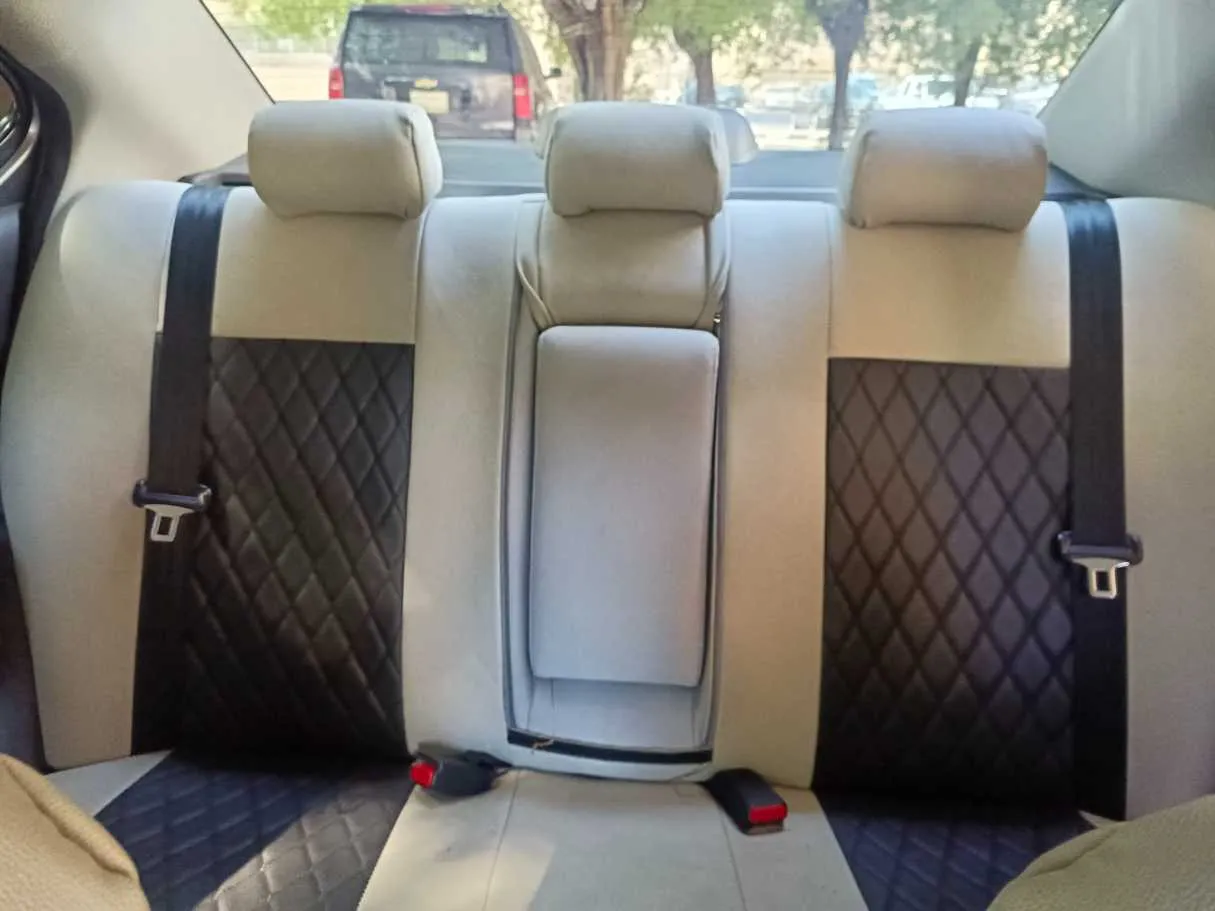 Car image 18