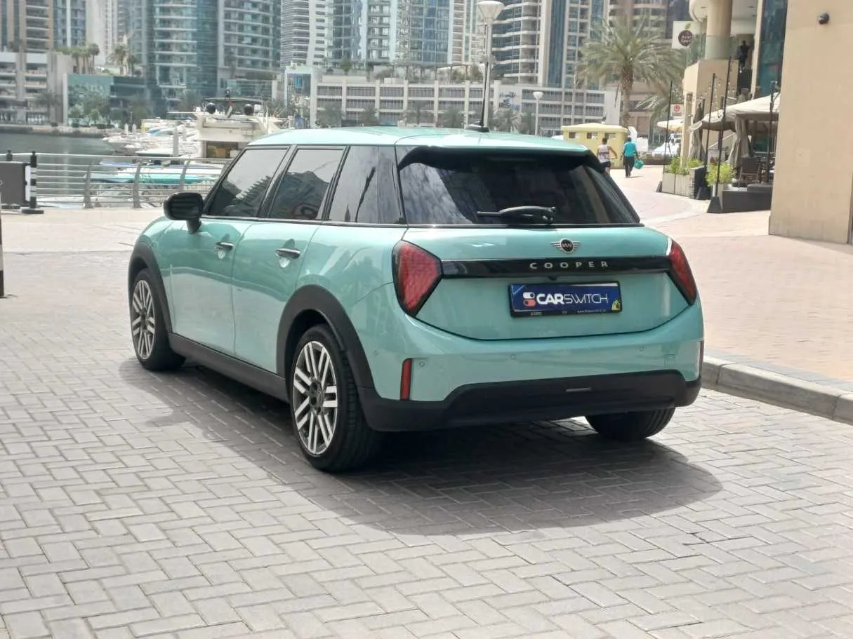 Car image 7