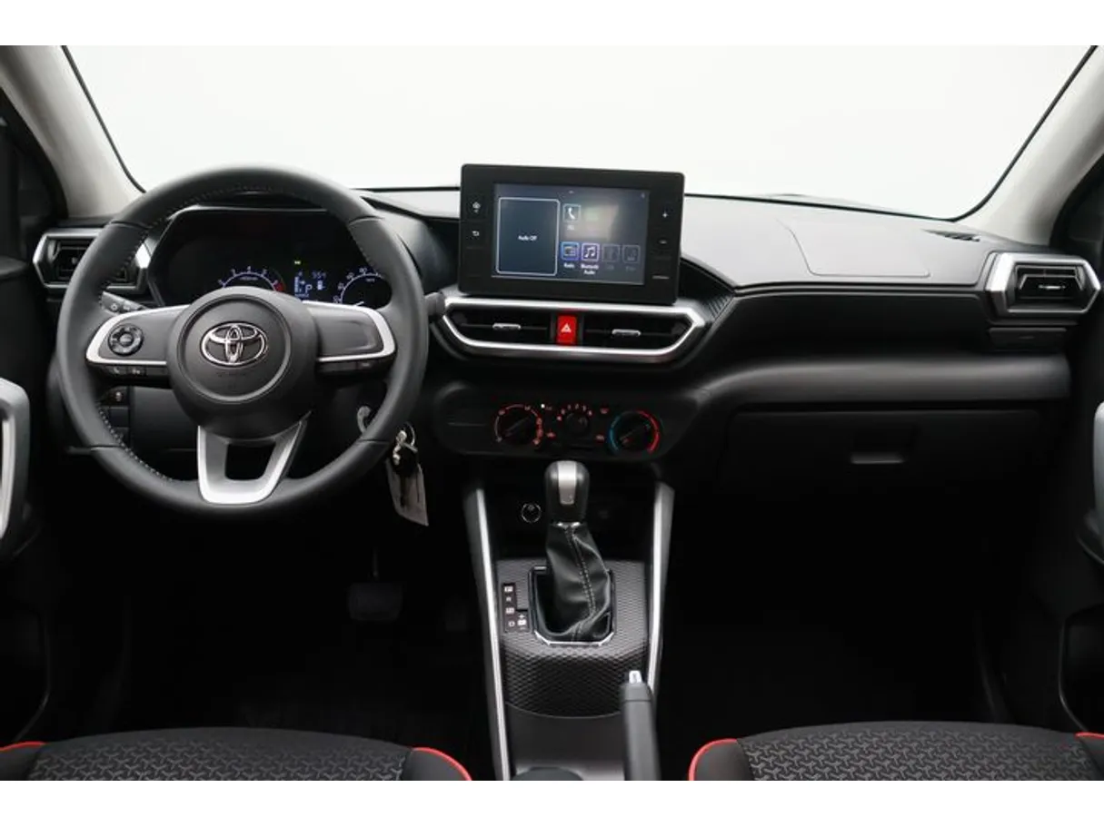 Car image 14