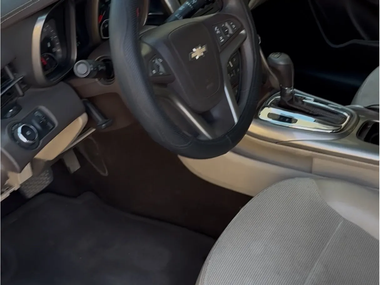 Car image 5