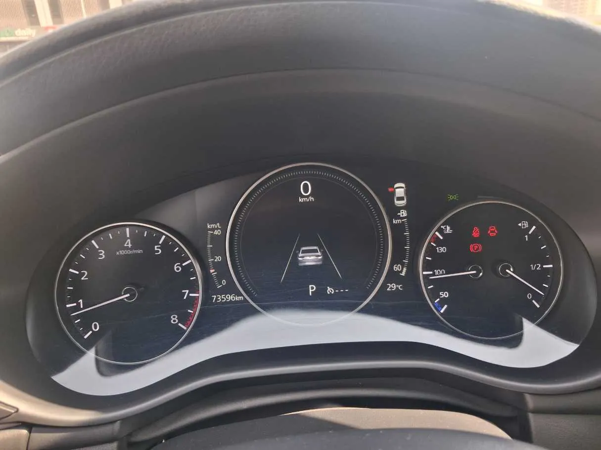 Car image 18