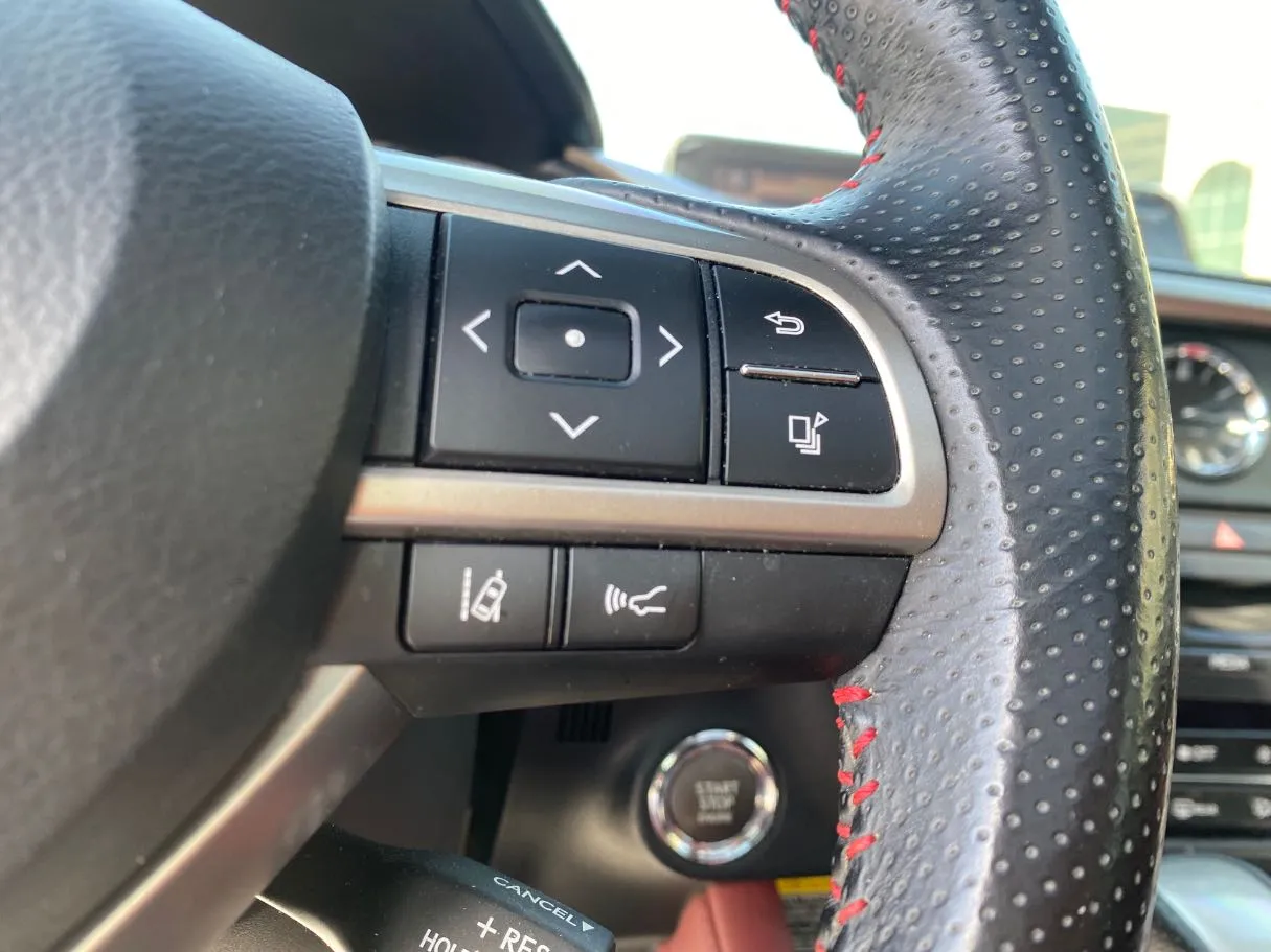 Car image 30