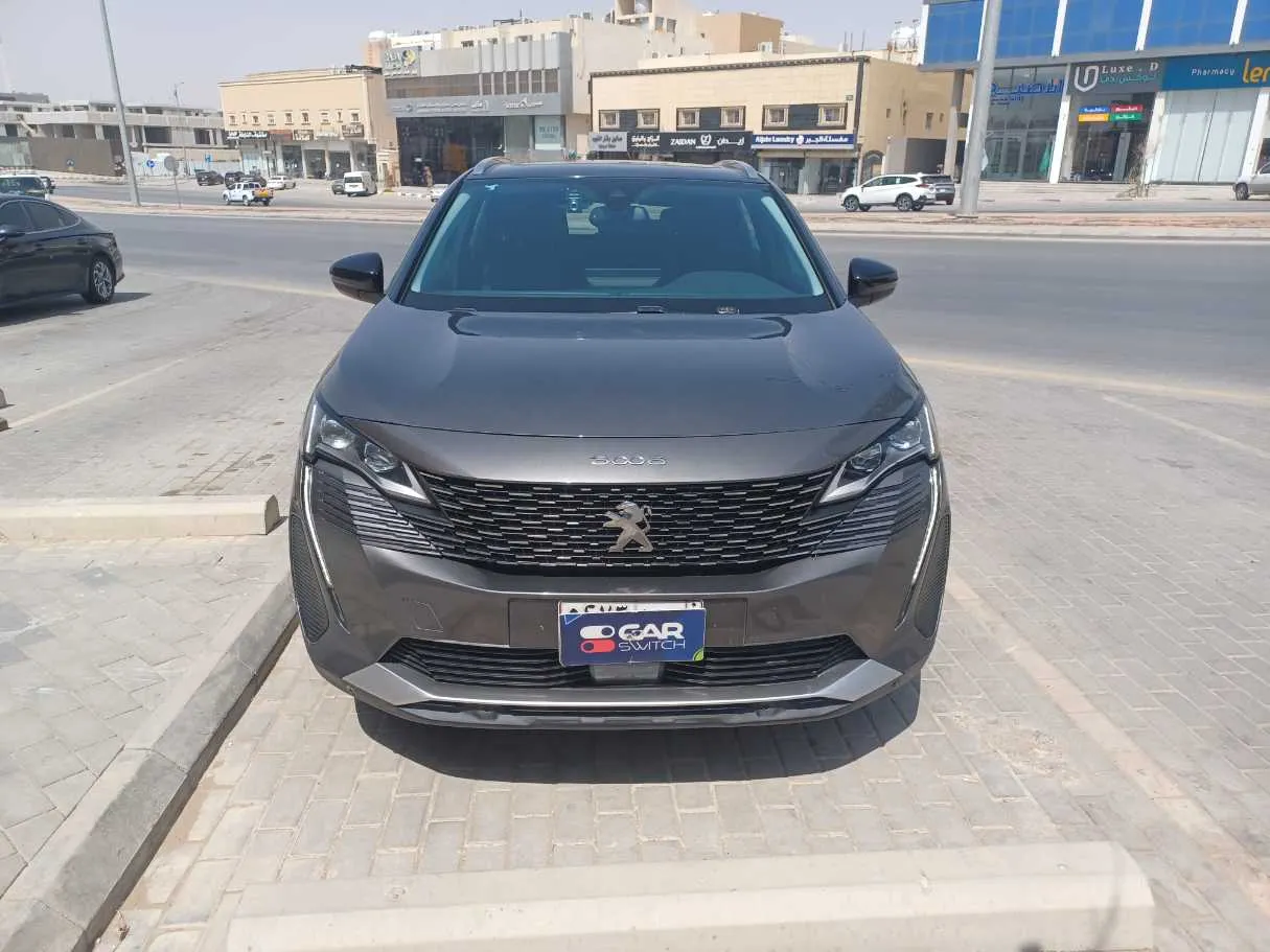 Car image 2