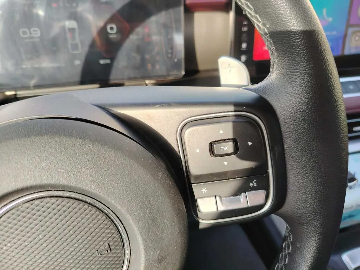 Car image 40