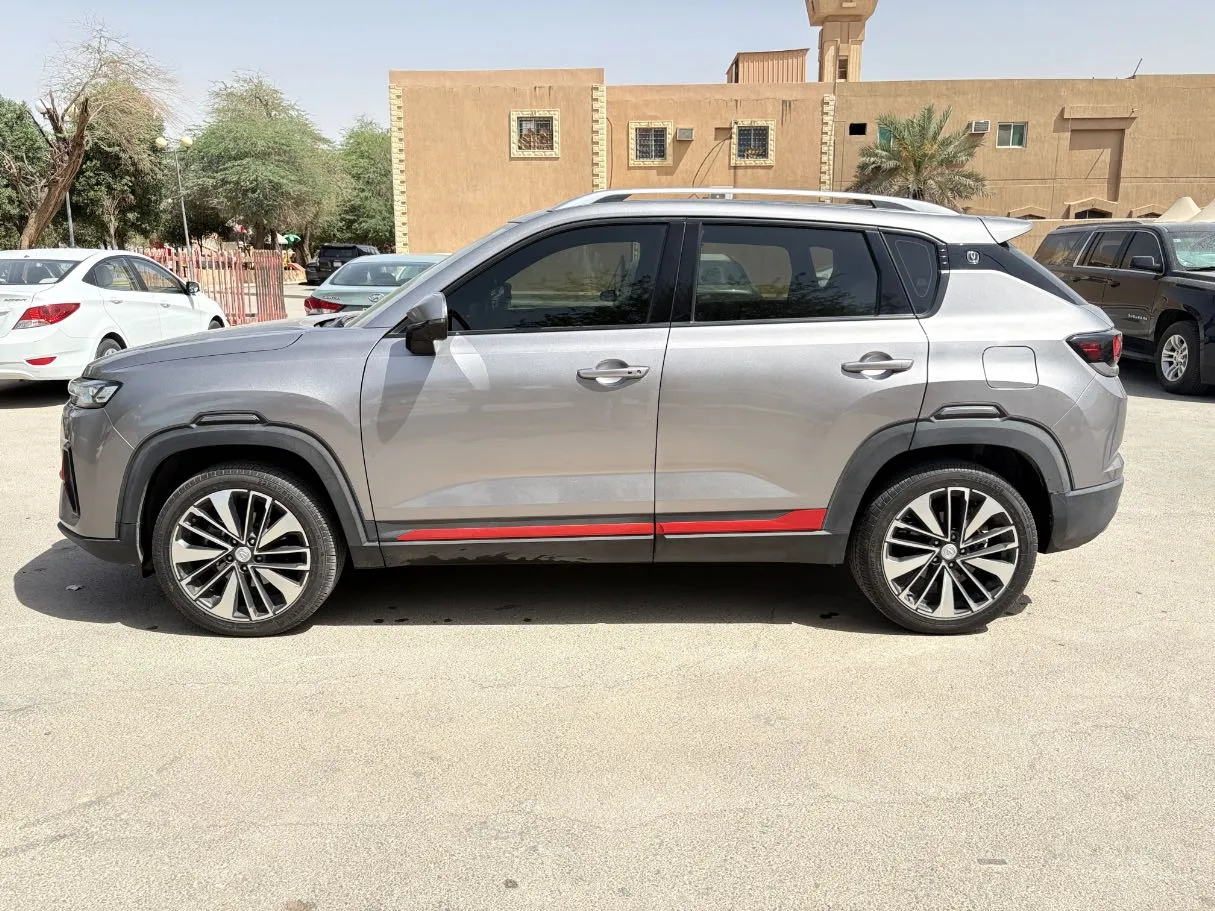 Car image 8