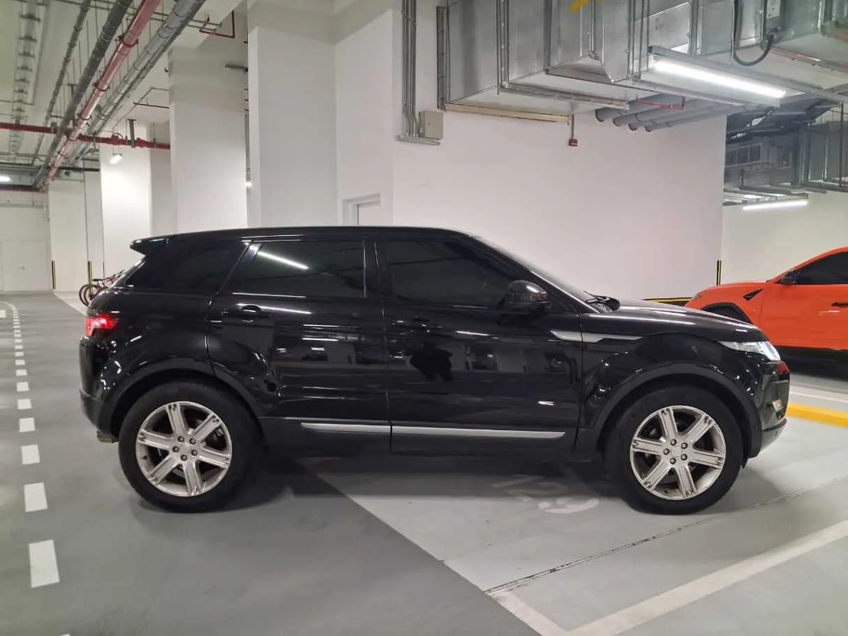 Car image 7