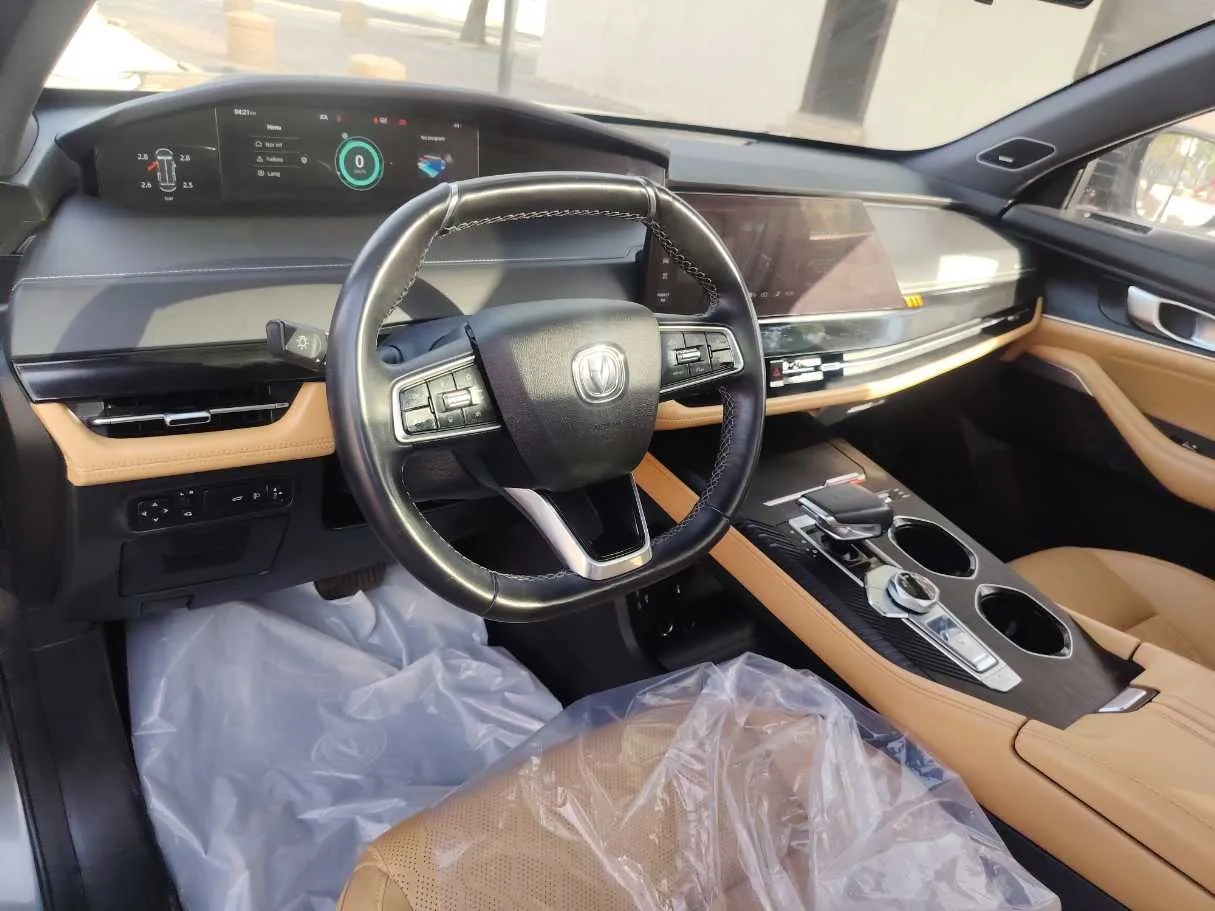 Car image 12
