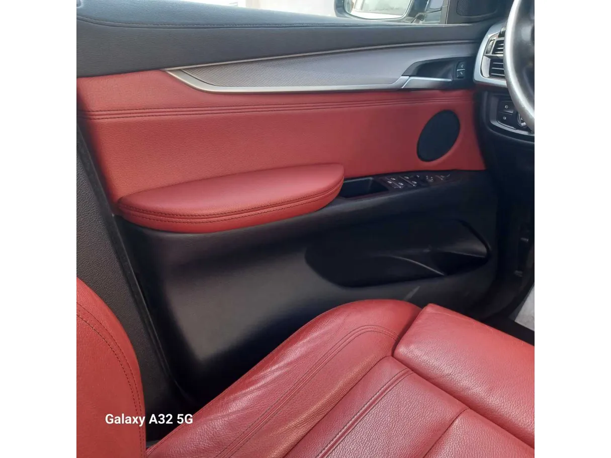 Car image 29