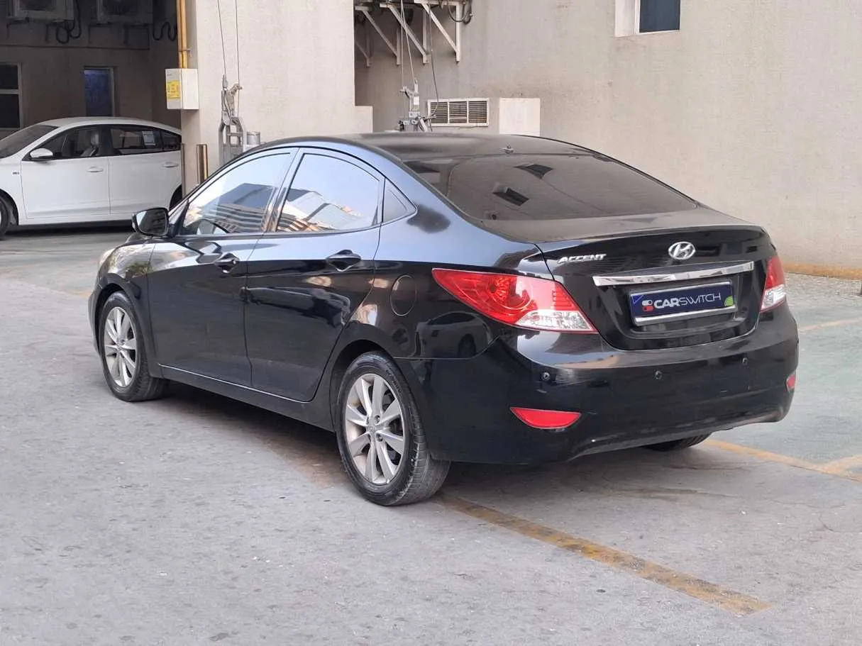 Car image 7