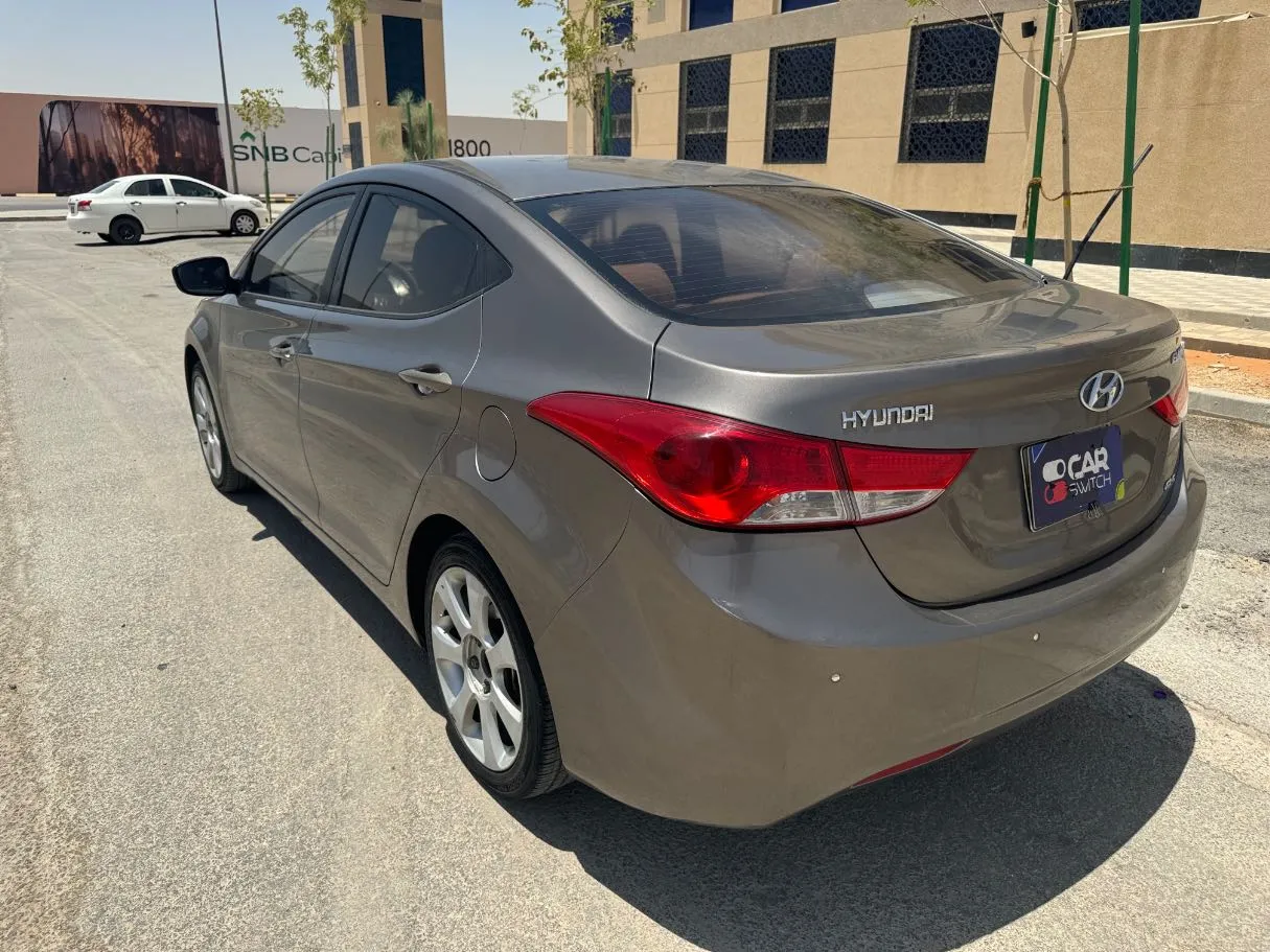 Car image 7