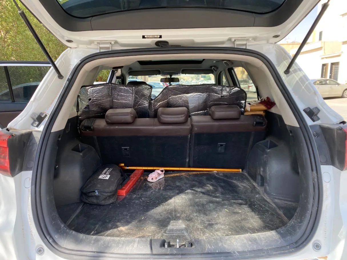 Car image 20
