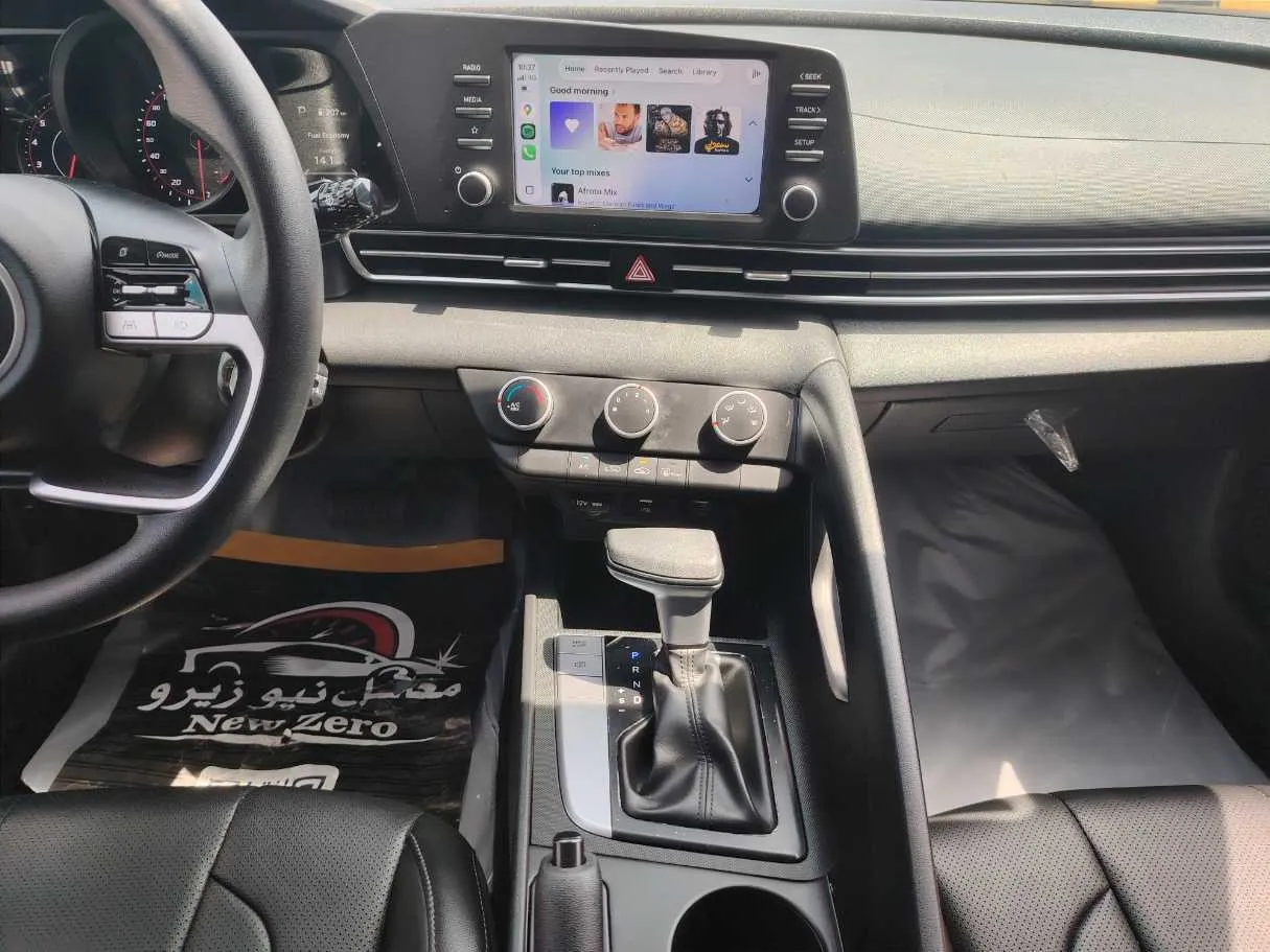 Car image 18