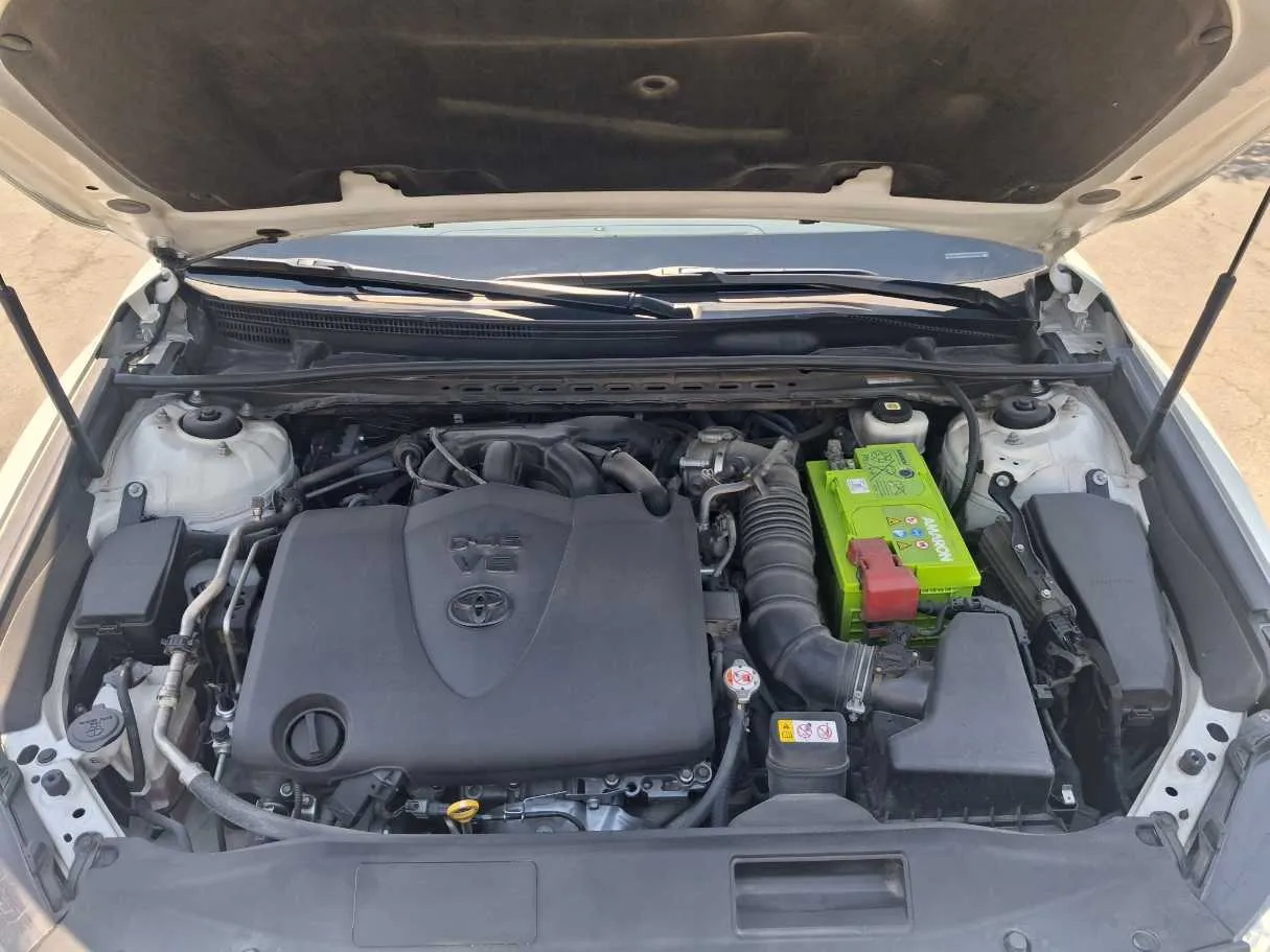 Car image 19