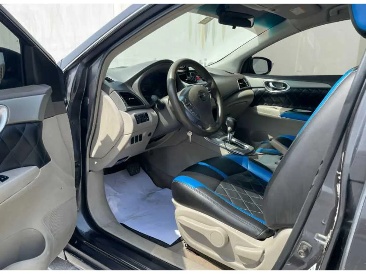 Car image 8