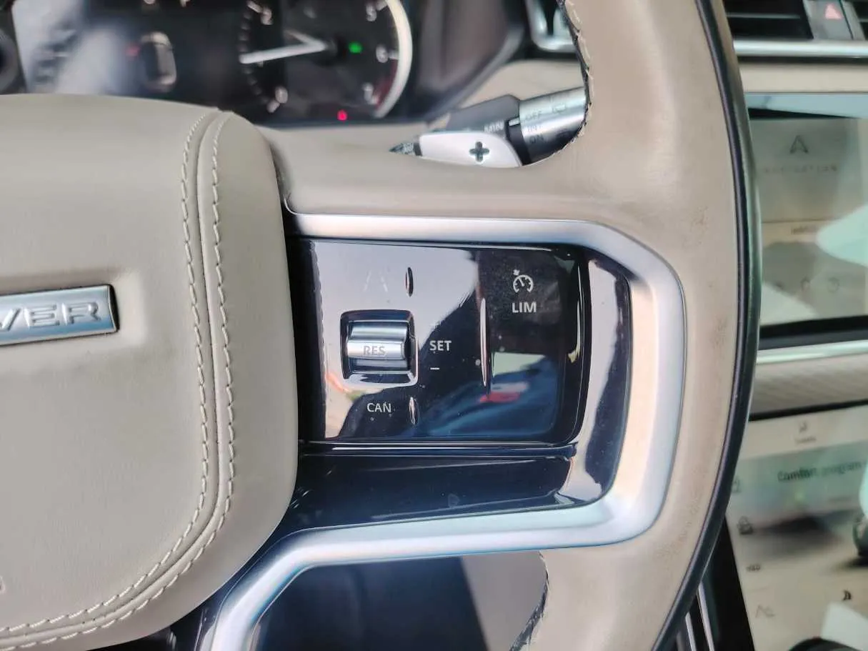Car image 37