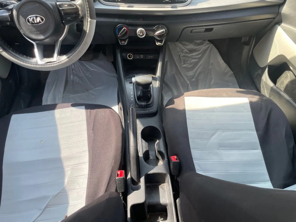 Car image 18