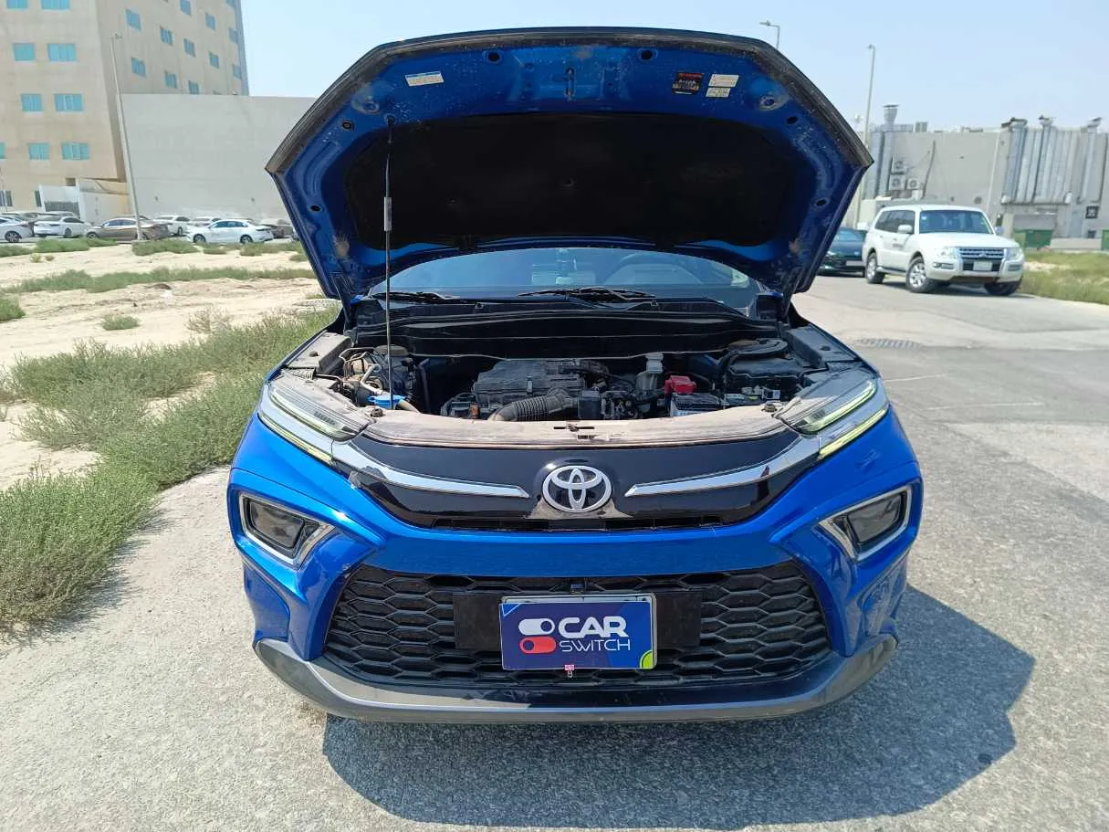 Car image 30
