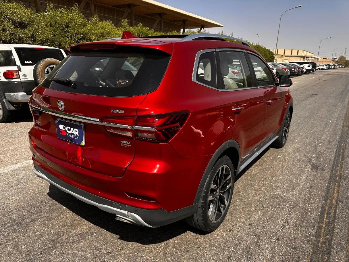 Car image 5