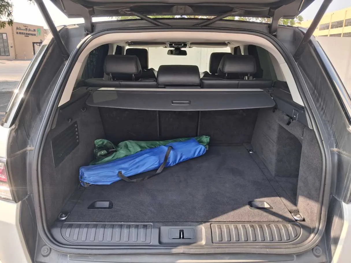 Car image 19