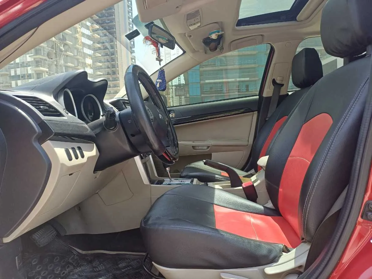 Car image 12