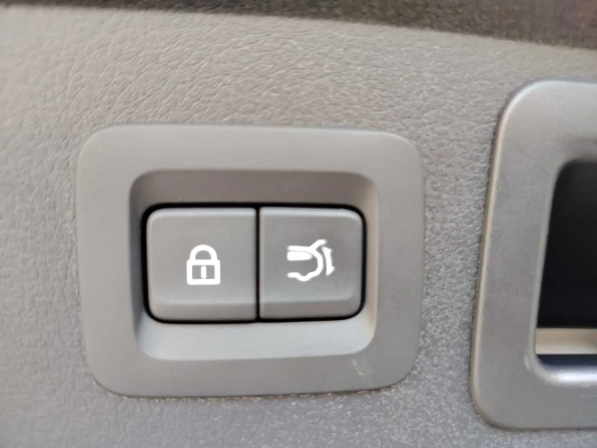 Car image 39