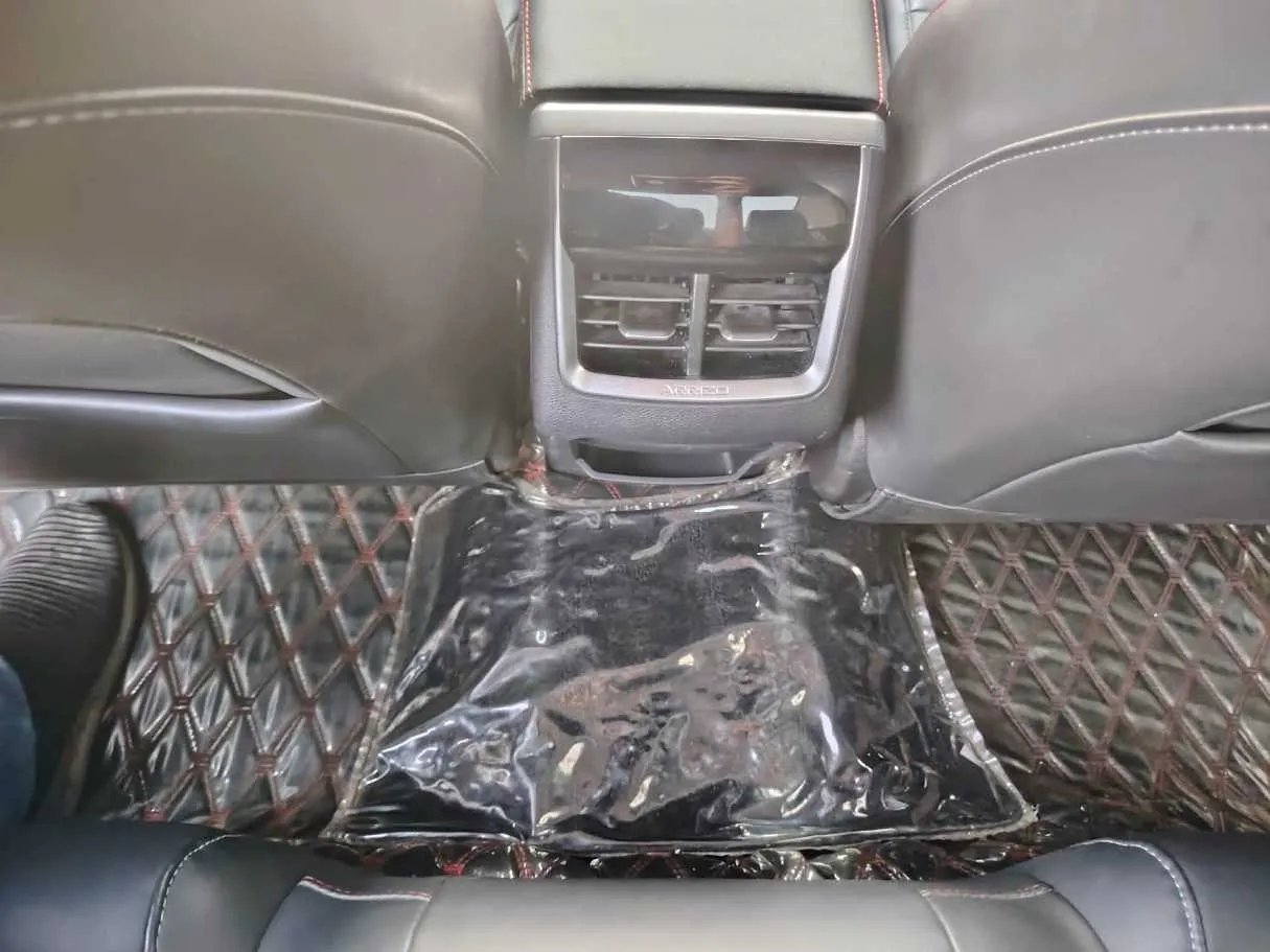 Car image 38
