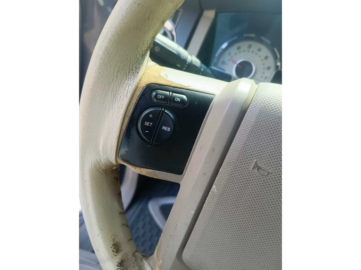 Car image 35