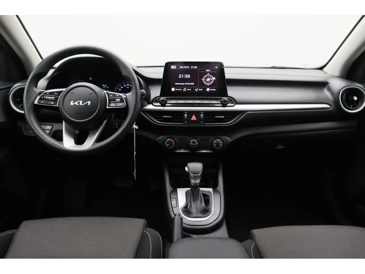 Car image 14
