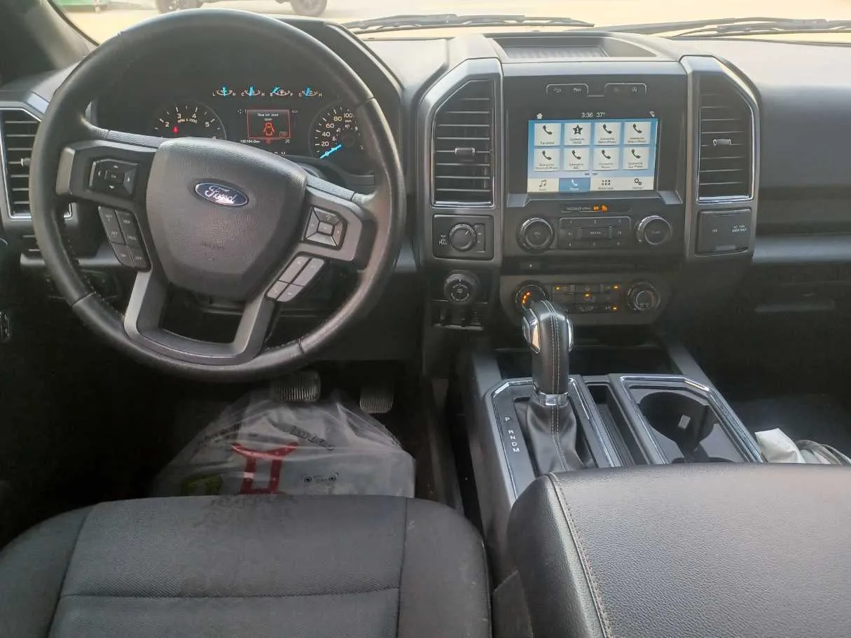 Car image 16